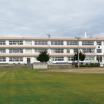 新田小学校全景